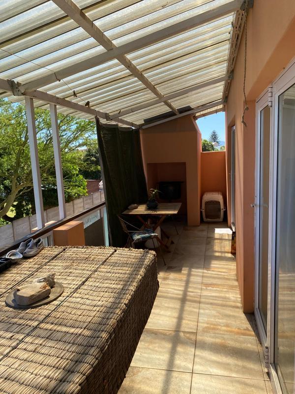 5 Bedroom Property for Sale in Sandbaai Western Cape